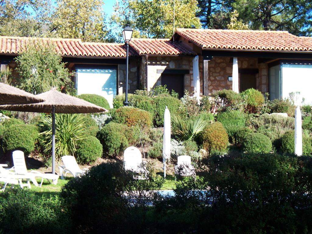Apartamentos El Roble Valverde de la Vera المظهر الخارجي الصورة