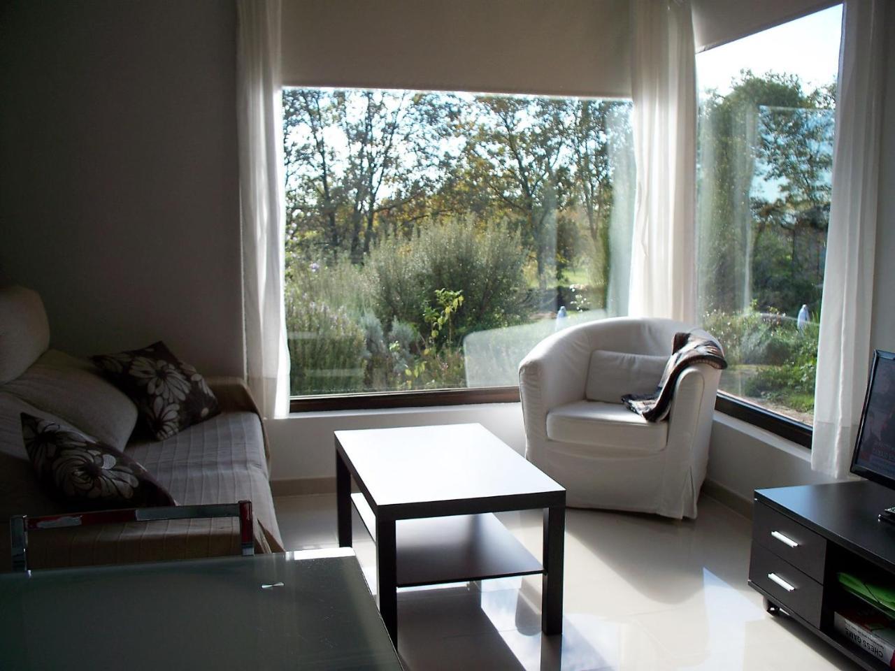 Apartamentos El Roble Valverde de la Vera المظهر الخارجي الصورة
