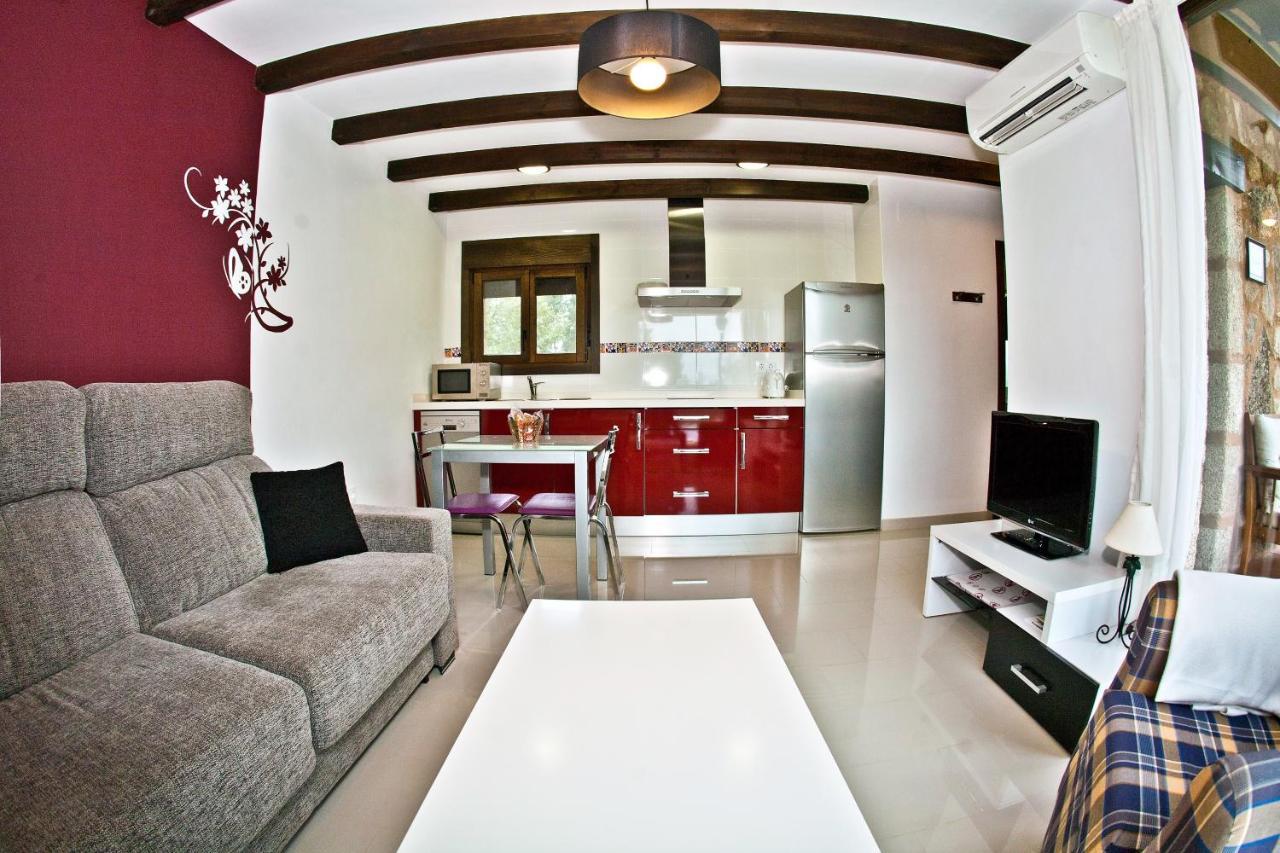 Apartamentos El Roble Valverde de la Vera المظهر الخارجي الصورة