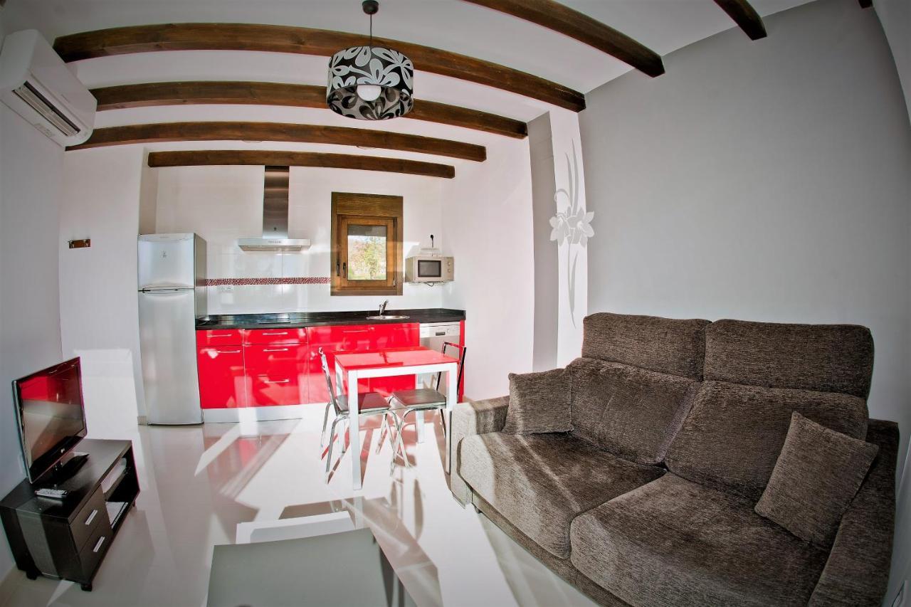 Apartamentos El Roble Valverde de la Vera المظهر الخارجي الصورة