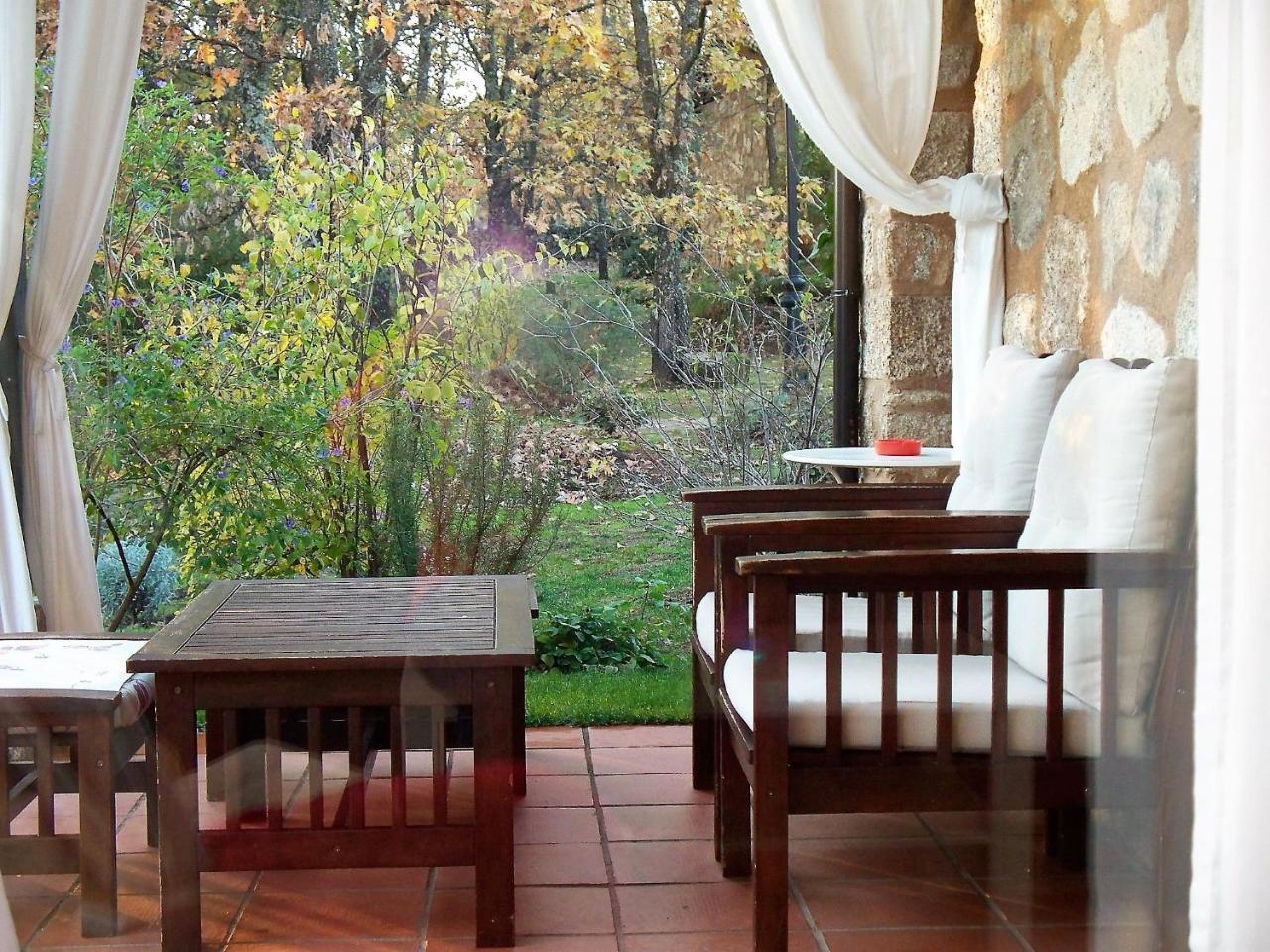 Apartamentos El Roble Valverde de la Vera المظهر الخارجي الصورة