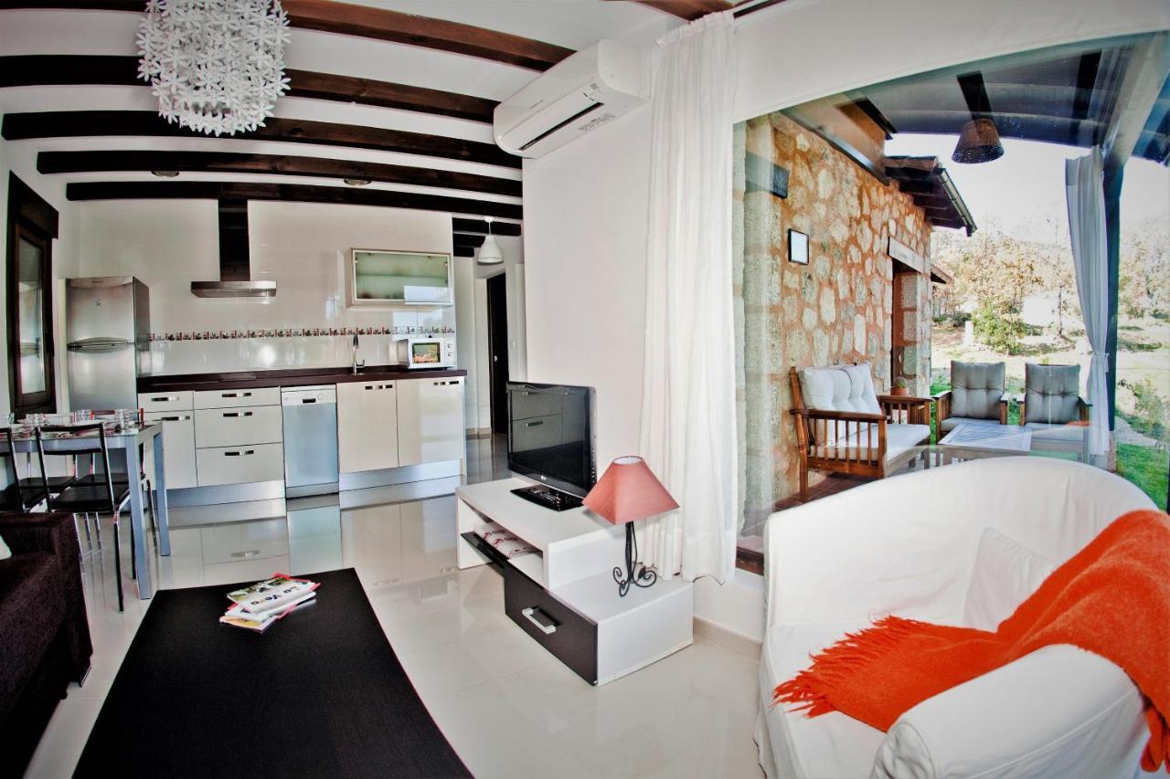 Apartamentos El Roble Valverde de la Vera المظهر الخارجي الصورة