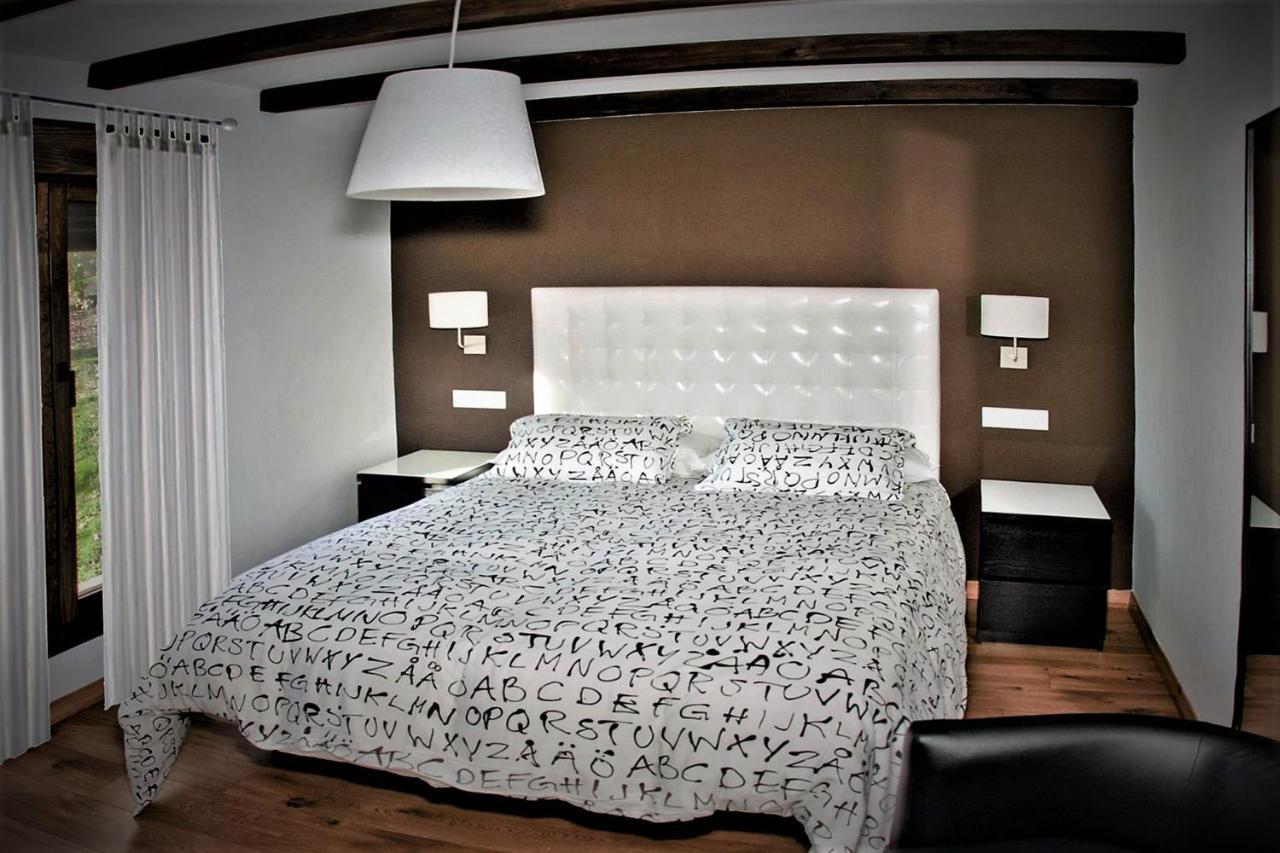 Apartamentos El Roble Valverde de la Vera المظهر الخارجي الصورة