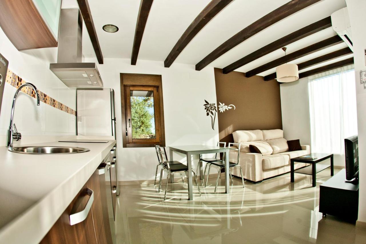Apartamentos El Roble Valverde de la Vera المظهر الخارجي الصورة
