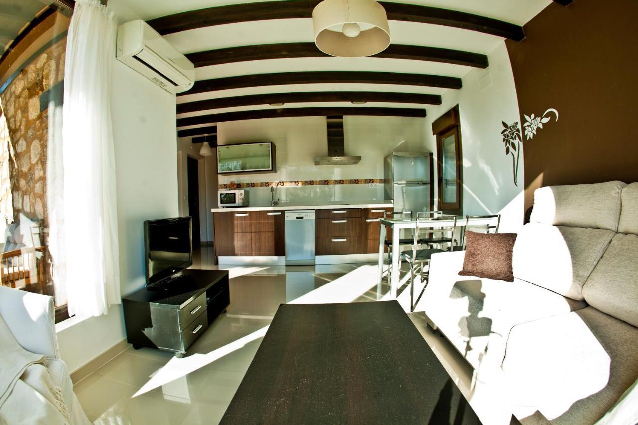 Apartamentos El Roble Valverde de la Vera المظهر الخارجي الصورة